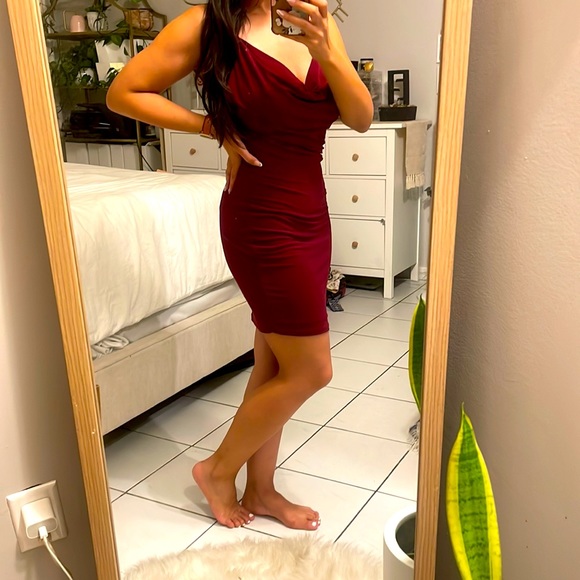 Burgundy dress - Picture 4 of 4